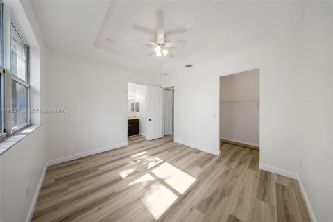 Touwnhouse à vendre à Homestead, Floride: 3 chambres, 147.16 m2 № 2276464 - photo 13