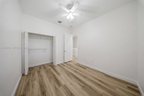 Touwnhouse à vendre à Homestead, Floride: 3 chambres, 147.16 m2 № 2276464 - photo 17