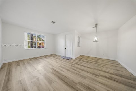 Touwnhouse à vendre à Homestead, Floride: 3 chambres, 147.16 m2 № 2276464 - photo 5
