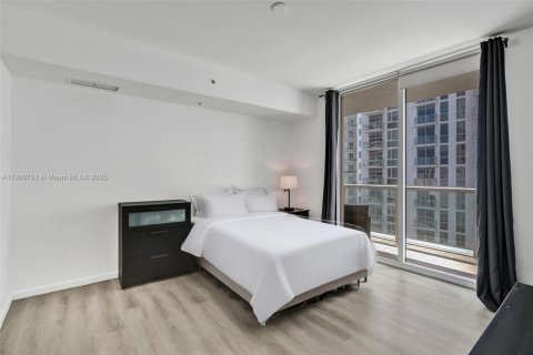 Condo in Miami, Florida, 1 bedroom  № 1953281 - photo 8