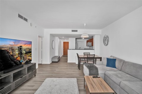 Condo in Miami, Florida, 1 bedroom  № 1953281 - photo 4
