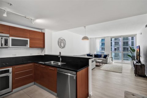 Condo in Miami, Florida, 1 bedroom  № 1953281 - photo 18