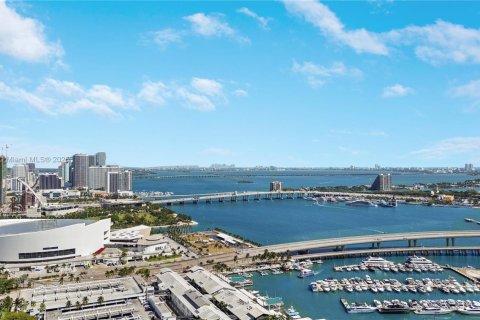 Condo in Miami, Florida, 1 bedroom  № 1953281 - photo 30