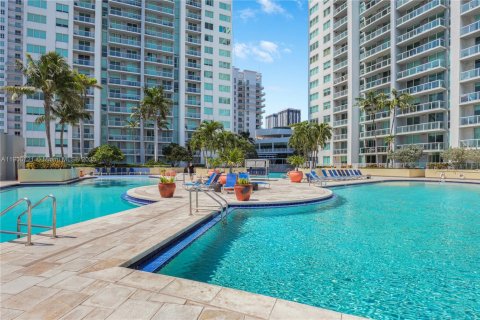 Condo in Miami, Florida, 1 bedroom  № 1953281 - photo 20