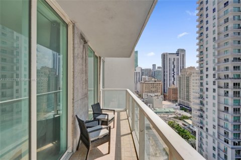 Condo in Miami, Florida, 1 bedroom  № 1953281 - photo 24