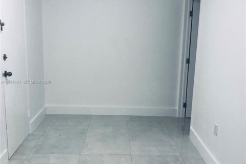 Condominio en alquiler en Bal Harbour, Florida, 3 dormitorios, 124.67 m2 № 2025708 - foto 6