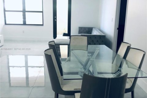 Condominio en alquiler en Bal Harbour, Florida, 3 dormitorios, 124.67 m2 № 2025708 - foto 5