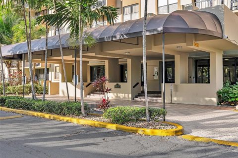 Copropriété à vendre à North Miami, Floride: 1 chambre, 72.65 m2 № 2027976 - photo 25