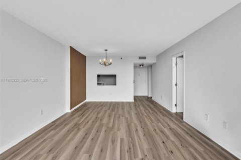 Copropriété à vendre à North Miami, Floride: 1 chambre, 72.65 m2 № 2027976 - photo 9