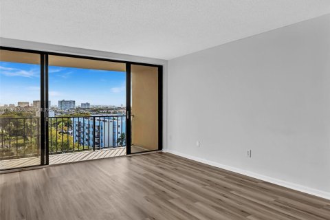 Copropriété à vendre à North Miami, Floride: 1 chambre, 72.65 m2 № 2027976 - photo 11