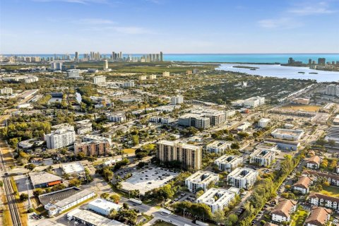 Copropriété à vendre à North Miami, Floride: 1 chambre, 72.65 m2 № 2027976 - photo 24