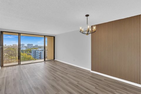 Copropriété à vendre à North Miami, Floride: 1 chambre, 72.65 m2 № 2027976 - photo 7