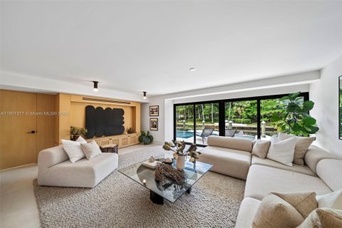 Villa ou maison à vendre à Miami, Floride: 4 chambres, 340.49 m2 № 1953455 - photo 18