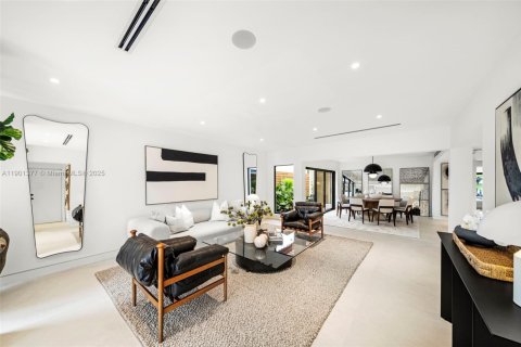 Villa ou maison à vendre à Miami, Floride: 4 chambres, 340.49 m2 № 1953455 - photo 9