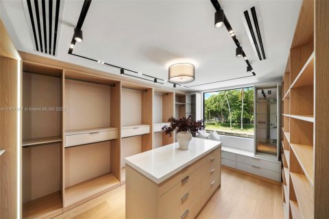 Villa ou maison à vendre à Miami, Floride: 4 chambres, 340.49 m2 № 1953455 - photo 25