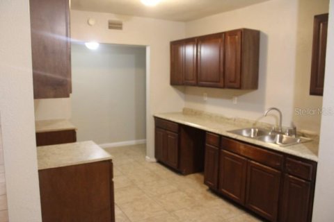 Casa en alquiler en Tampa, Florida, 4 dormitorios, 155.52 m2 № 1909148 - foto 6