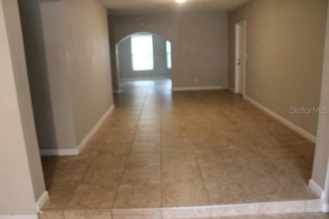 Casa en alquiler en Tampa, Florida, 4 dormitorios, 155.52 m2 № 1909148 - foto 4