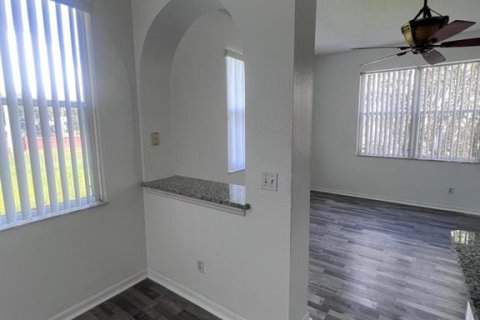 House in Ocoee, Florida 4 bedrooms, 192.77 sq.m. № 1883940 - photo 13