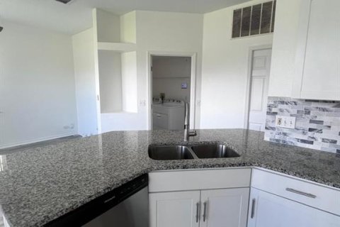 House in Ocoee, Florida 4 bedrooms, 192.77 sq.m. № 1883940 - photo 12