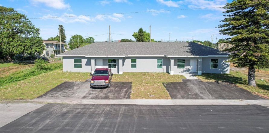 Touwnhouse à Belle Glade, Floride 3 chambres, 213.3 m2 № 2419396