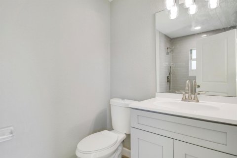 Touwnhouse à louer à Belle Glade, Floride: 3 chambres, 213.3 m2 № 2419396 - photo 9