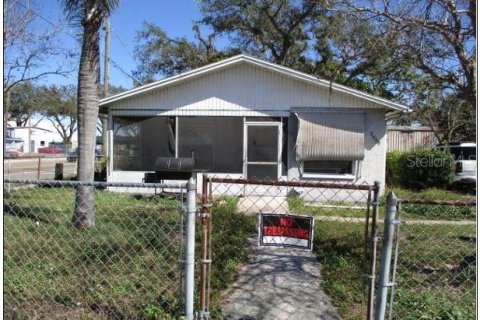 House in Tampa, Florida 2 bedrooms, 79.52 sq.m. № 1894130 - photo 1