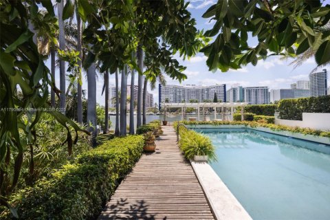 Купить виллу или дом в Майами-Бич, Флорида 6 спален, 421.31м2, № 2054413 - фото 7