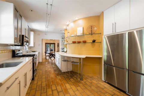 Купить виллу или дом в Майами-Бич, Флорида 6 спален, 421.31м2, № 2054413 - фото 16