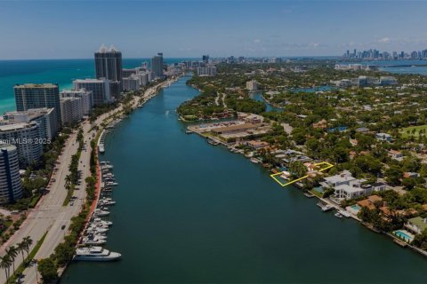 Купить виллу или дом в Майами-Бич, Флорида 6 спален, 421.31м2, № 2054413 - фото 2