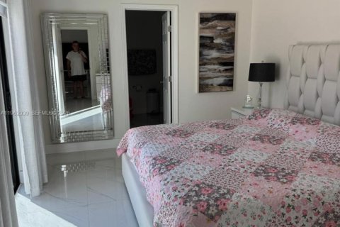 Casa en venta en Miami, Florida, 3 dormitorios, 115.57 m2 № 2024186 - foto 23