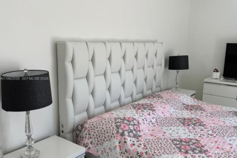 Casa en venta en Miami, Florida, 3 dormitorios, 115.57 m2 № 2024186 - foto 24