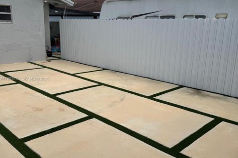 Casa en venta en Miami, Florida, 3 dormitorios, 115.57 m2 № 2024186 - foto 4
