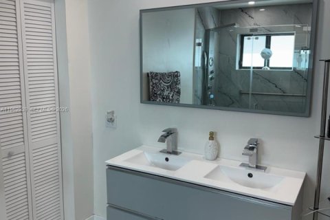 Casa en venta en Miami, Florida, 3 dormitorios, 115.57 m2 № 2024186 - foto 7
