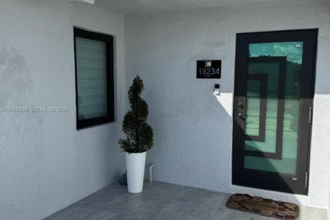 Casa en venta en Miami, Florida, 3 dormitorios, 115.57 m2 № 2024186 - foto 12