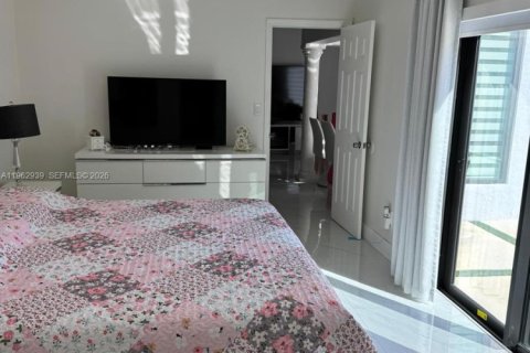 Casa en venta en Miami, Florida, 3 dormitorios, 115.57 m2 № 2024186 - foto 25