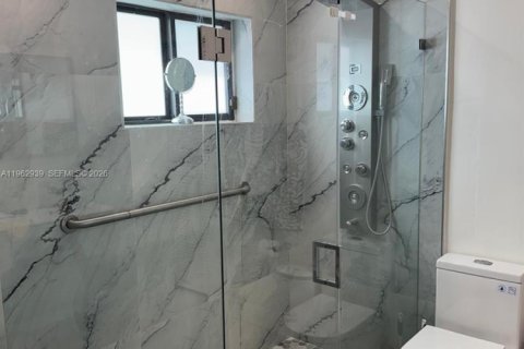 Casa en venta en Miami, Florida, 3 dormitorios, 115.57 m2 № 2024186 - foto 9