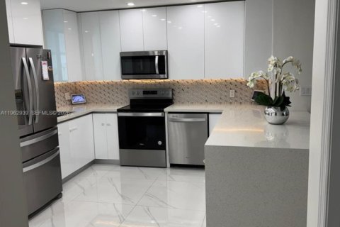 Casa en venta en Miami, Florida, 3 dormitorios, 115.57 m2 № 2024186 - foto 22