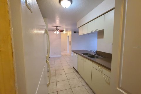 Condo in Orlando, Florida, 1 bedroom  № 2370832 - photo 8