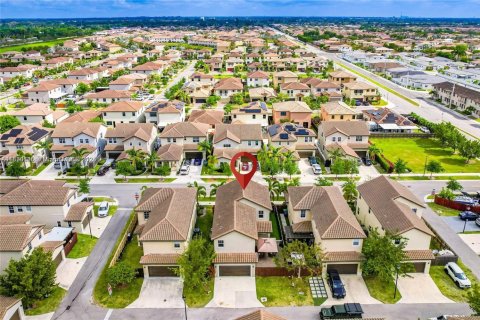 Casa en venta en Homestead, Florida, 4 dormitorios, 237.46 m2 № 2022675 - foto 2