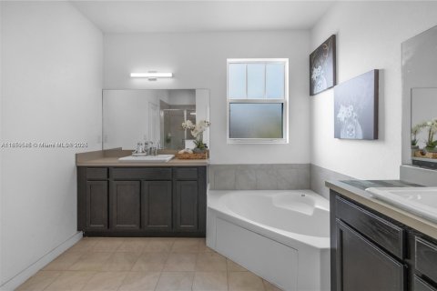 Casa en venta en Homestead, Florida, 4 dormitorios, 237.46 m2 № 2022675 - foto 7