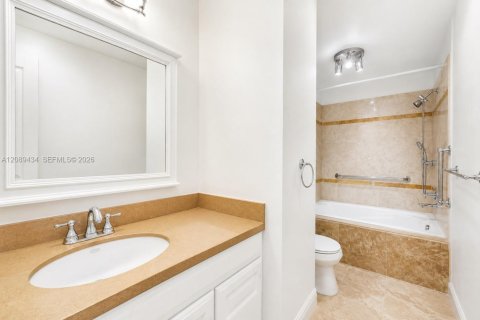 Copropriété à louer à Hallandale Beach, Floride: 2 chambres, 135.17 m2 № 2375070 - photo 10