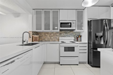 Condominio en venta en Oakland Park, Florida, 2 dormitorios, 104.05 m2 № 1889222 - foto 4