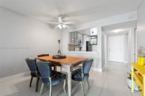 Condominio en venta en Oakland Park, Florida, 2 dormitorios, 104.05 m2 № 1889222 - foto 10