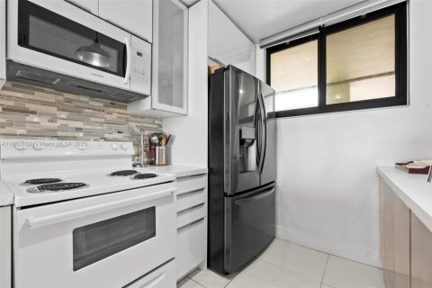Condominio en venta en Oakland Park, Florida, 2 dormitorios, 104.05 m2 № 1889222 - foto 5