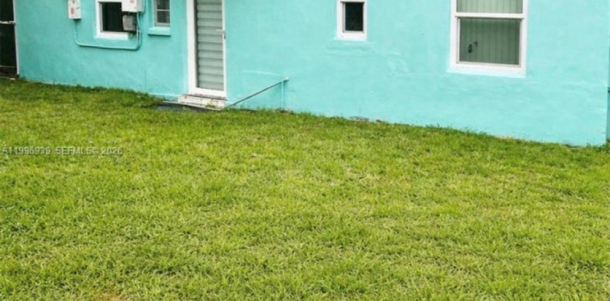 Casa en Miami Gardens, Florida 3 dormitorios, 99.87 m2 № 2063180