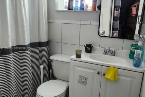 Casa en venta en Miami Gardens, Florida, 3 dormitorios, 99.87 m2 № 2063180 - foto 20