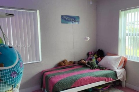 Casa en venta en Miami Gardens, Florida, 3 dormitorios, 99.87 m2 № 2063180 - foto 21