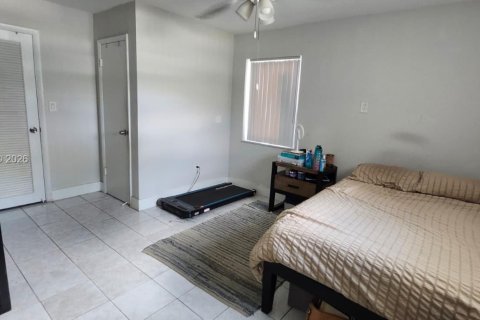 Casa en venta en Miami Gardens, Florida, 3 dormitorios, 99.87 m2 № 2063180 - foto 17