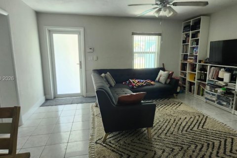 Casa en venta en Miami Gardens, Florida, 3 dormitorios, 99.87 m2 № 2063180 - foto 14