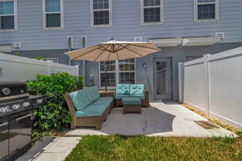 Townhouse in Bradenton, Florida 3 bedrooms, 132.94 sq.m. № 1797879 - photo 12